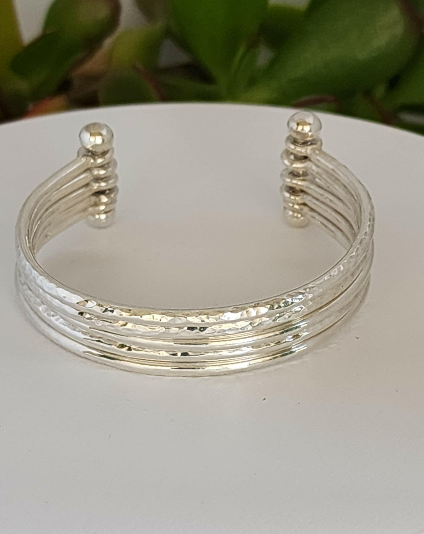 women's cuff/bangle bracelet