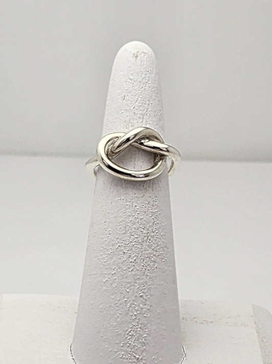 Knot silver ring