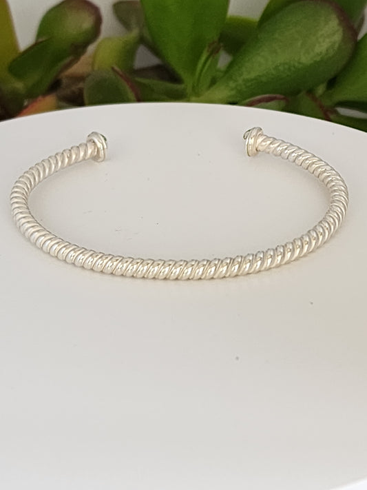 women's silver cable bracelet