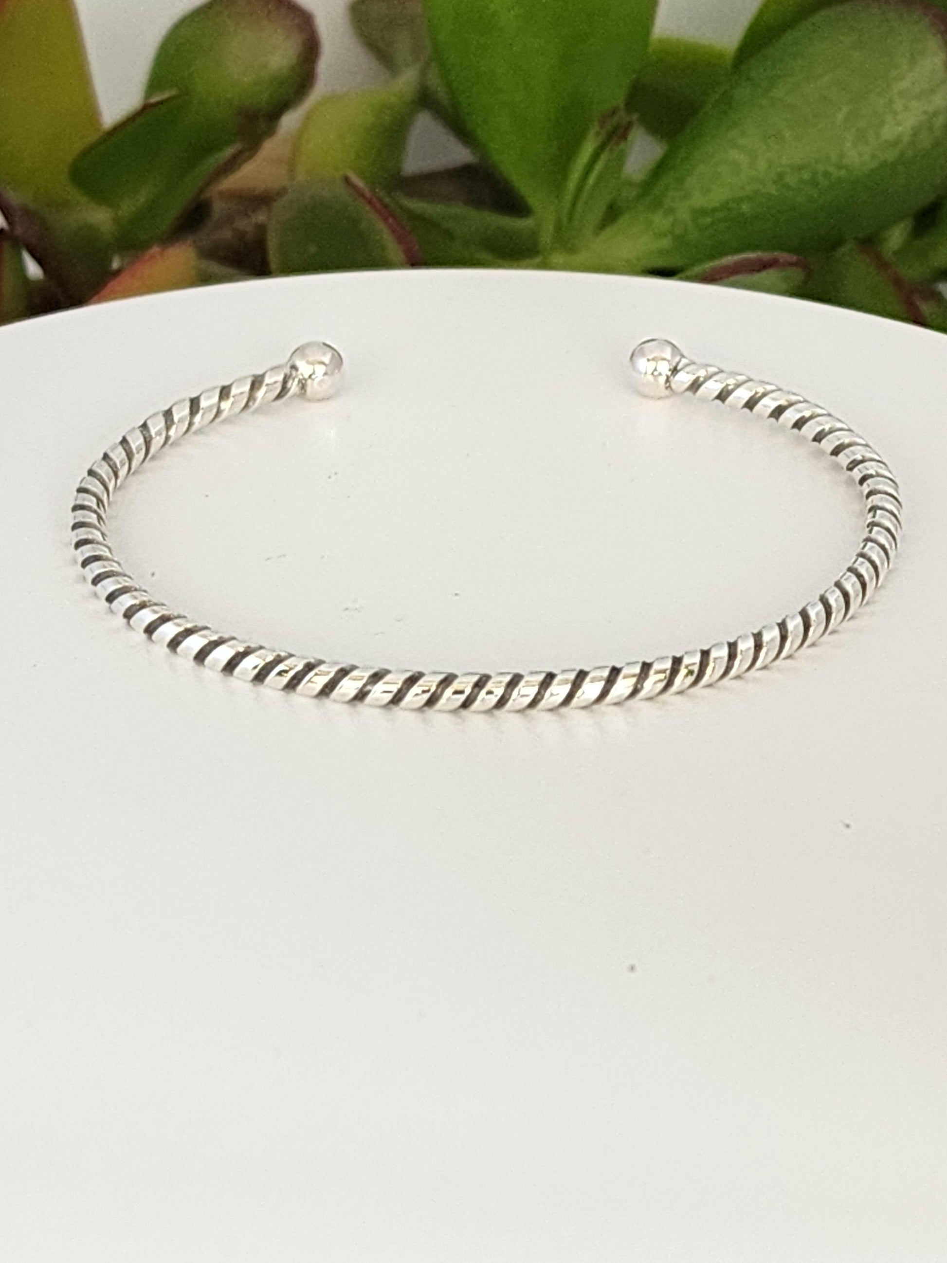 Silver weir twisted cuff bracelet