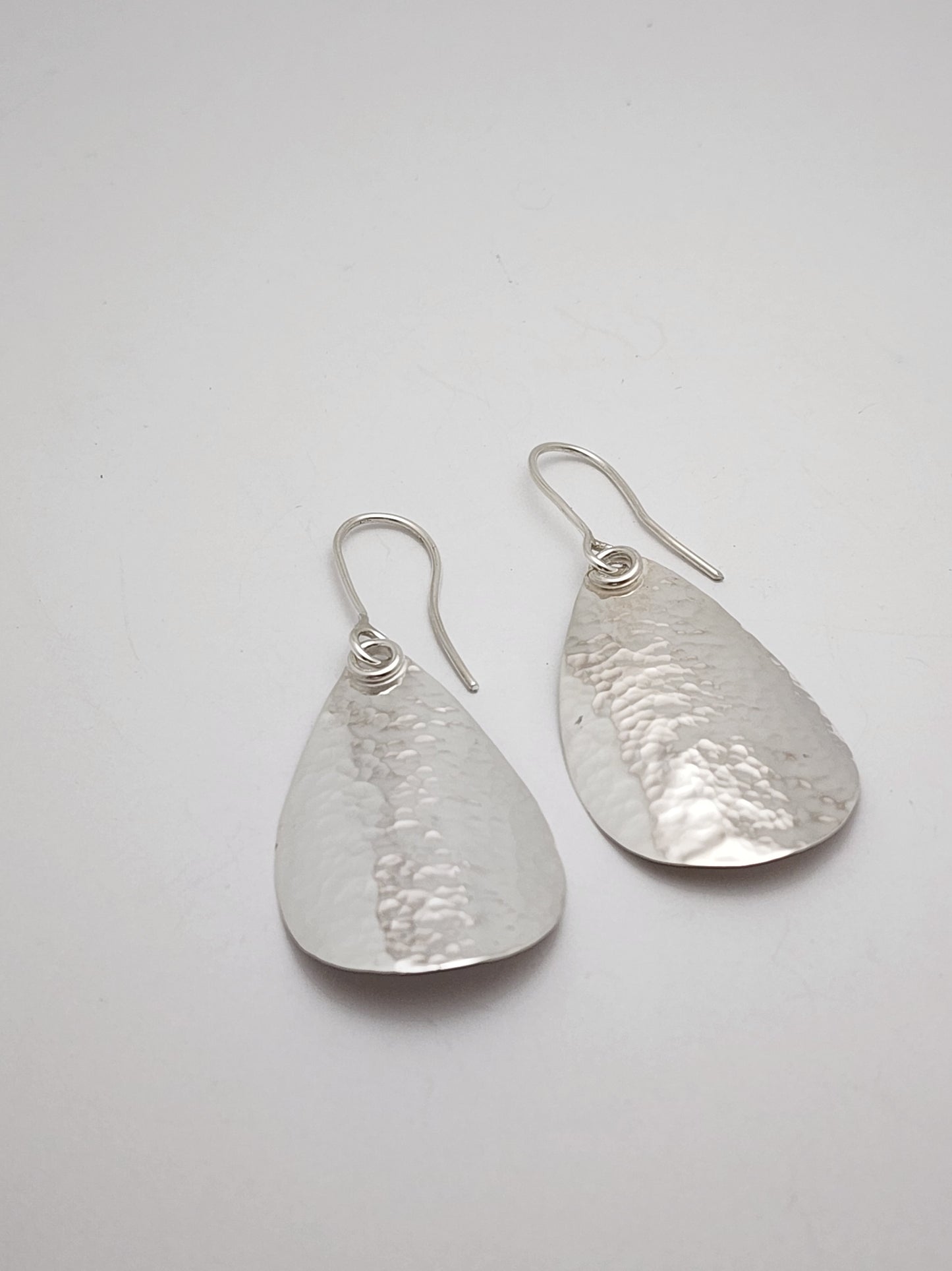 Women's hammered silver earring,, AREZOO