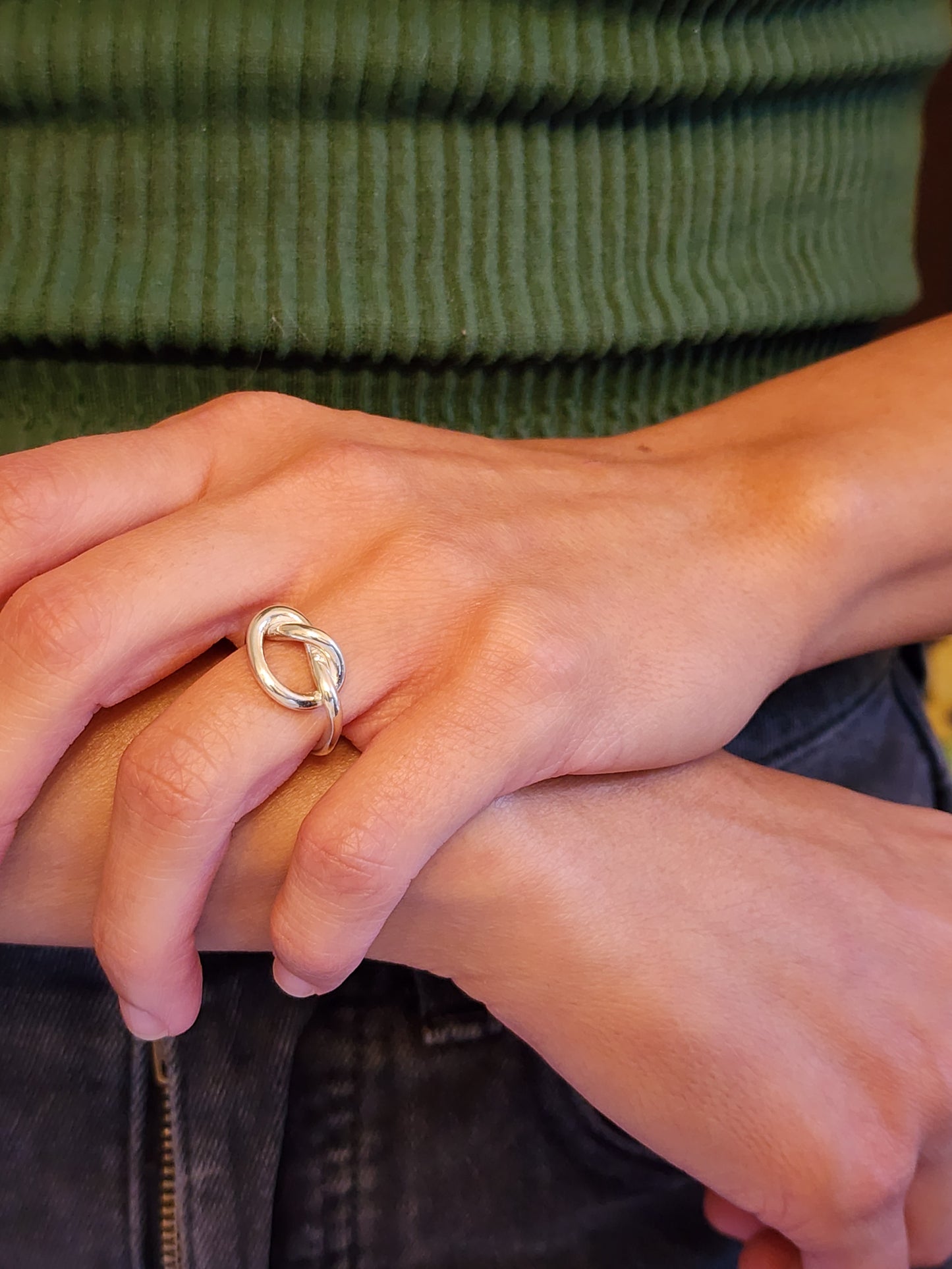 Knot silver ring